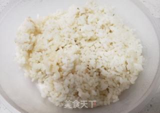 洋葱鸡蛋炒米的做法步骤：1