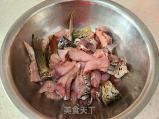 家常炖鲤鱼的做法步骤：5