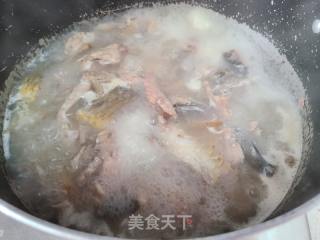 家常炖鲤鱼的做法步骤：7