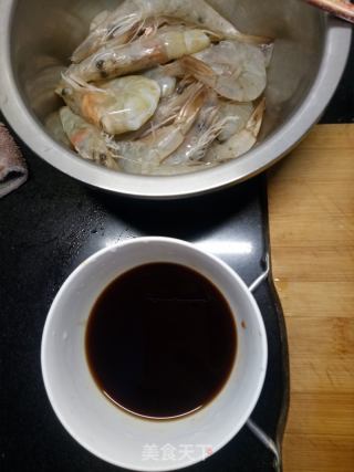 干锅大虾的做法步骤：1