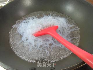 开洋韭黄炒魔芋丝的做法步骤：2
