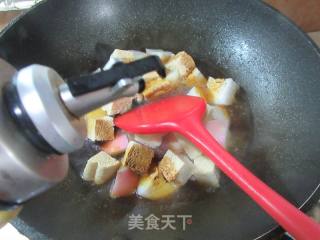 冻豆腐炖红皮萝卜的做法步骤：5