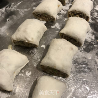 葱花烧饼的做法步骤：12