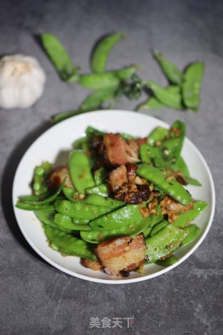 荷兰豆炒腊肉的做法步骤：8