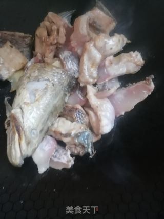 黑鱼汤的做法步骤：4