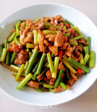 蒜苔炒肉的做法