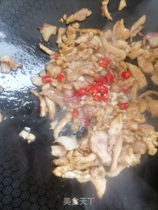 蒜苔炒肉的做法步骤：2