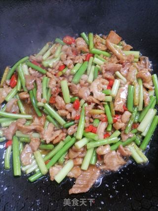 蒜苔炒肉的做法步骤：5