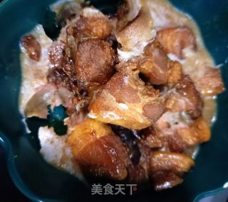 烧肉炒鸡腿菇的做法步骤：3