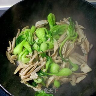 鸡腿菇炒油菜心的做法步骤：12