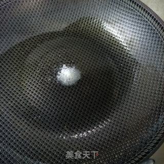 烧肉炒碳烤笋尖的做法步骤：6