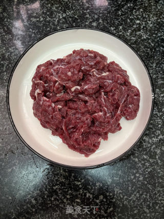 茶树菇炒牛肉的做法步骤：1