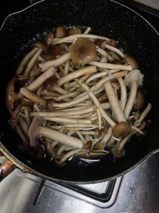 茶树菇炒牛肉的做法步骤：4