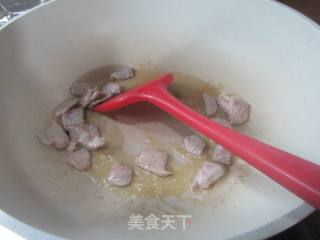 肉片炒金钱圆素鸡的做法步骤：3