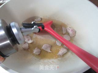 肉片炒金钱圆素鸡的做法步骤：4