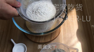 抹茶红豆布丁，嫩滑抹茶奶冻，配上甜蜜红豆，清新又治愈。的做法步骤：2