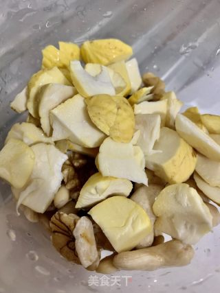 栗子合桃腰果露的做法步骤：3
