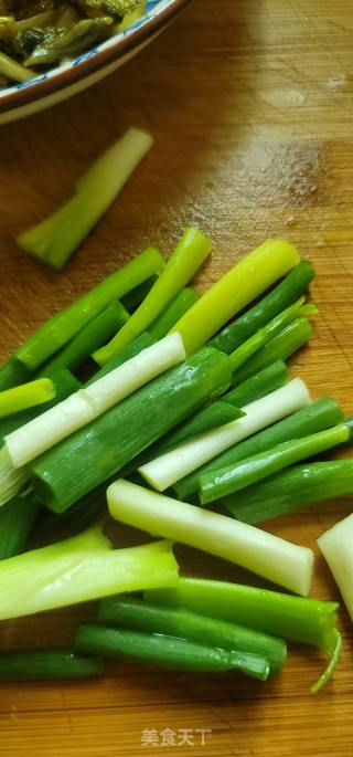 牛肉炒酸菜的做法步骤：10