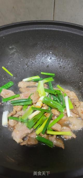 牛肉炒酸菜的做法步骤：13