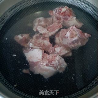 龙骨玉米冬瓜汤的做法步骤：1