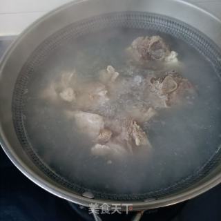 龙骨玉米冬瓜汤的做法步骤：3