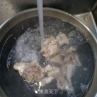 龙骨玉米冬瓜汤的做法步骤：4