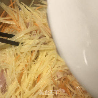 培根土豆丝卷饼的做法步骤：4