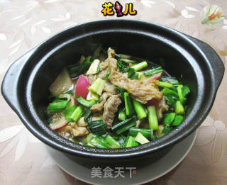 红皮萝卜牛杂煲的做法