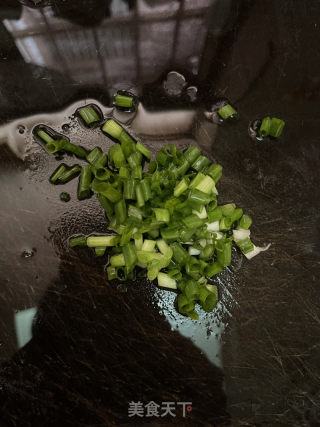 番茄鸡蛋豆腐的做法步骤：2