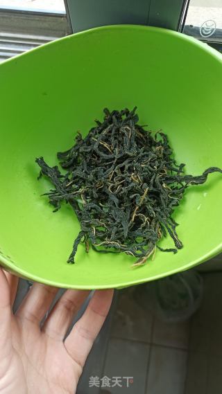 芝麻叶面条的做法步骤：1