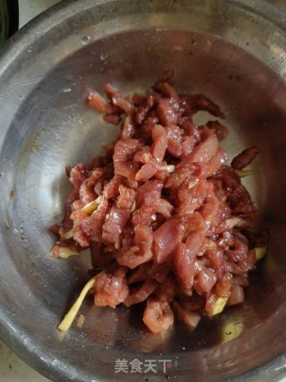 青椒炒牛肉的做法步骤：6