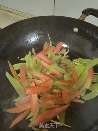 青红脆爽炒牛肉的做法步骤：8