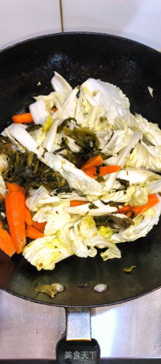 酸菜羊肉锅的做法步骤：2