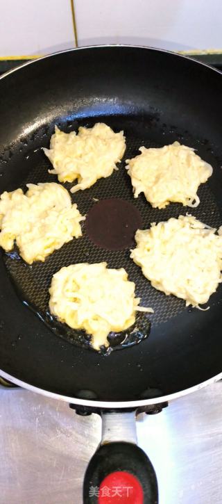 虾皮萝卜鸡蛋饼的做法步骤：6