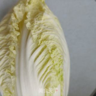 白菜拌油渣的做法步骤：1