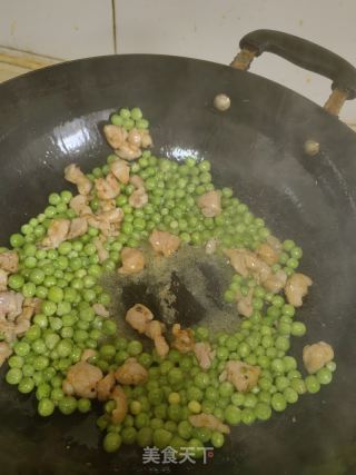 豌豆鸡丁的做法步骤：8