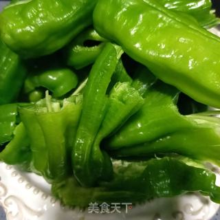 猪肉炒薄皮辣椒的做法步骤：1