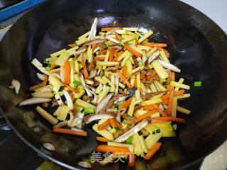 南瓜肉丝手抓饼的做法步骤：4
