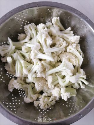 炒菜花的做法步骤：2