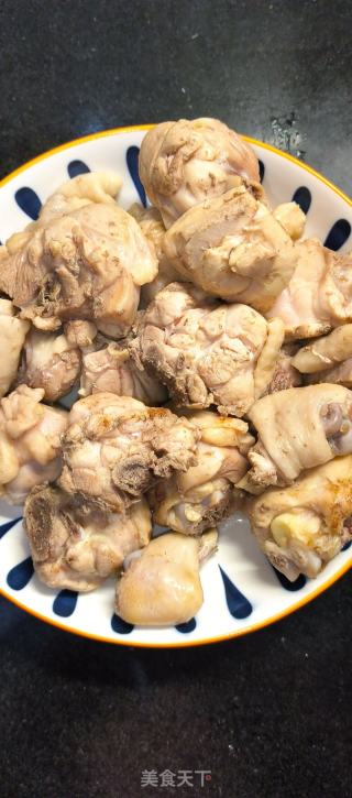 红烧鸡块的做法步骤：1
