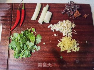 生卤虾的做法步骤：1