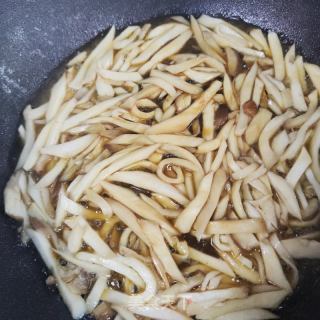 鸡蛋炒杏鲍菇的做法步骤：7