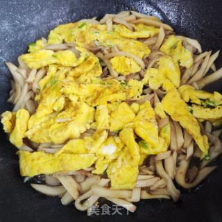 鸡蛋炒杏鲍菇的做法步骤：8