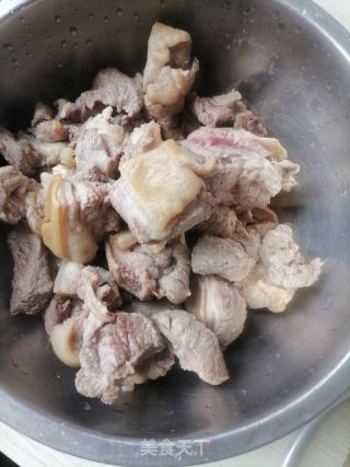 红烧羊肉的做法步骤：3
