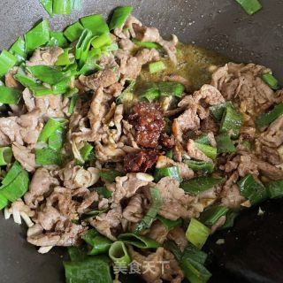 木耳时蔬炒肉的做法步骤：8