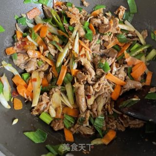 木耳时蔬炒肉的做法步骤：9