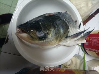 清炖大鱼头的做法步骤：1