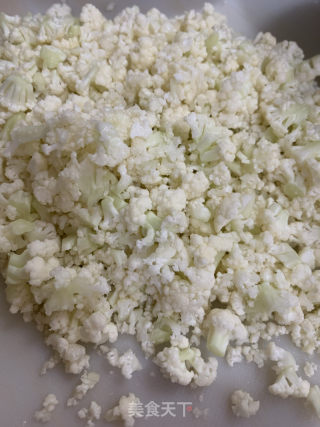 椰菜花炒飯（減肥炒飯）的做法步骤：6