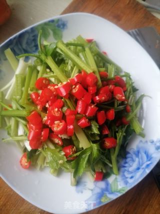 芹菜炒牛肉的做法步骤：4
