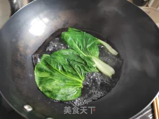 煎蛋火腿肠卷饼的做法步骤：2